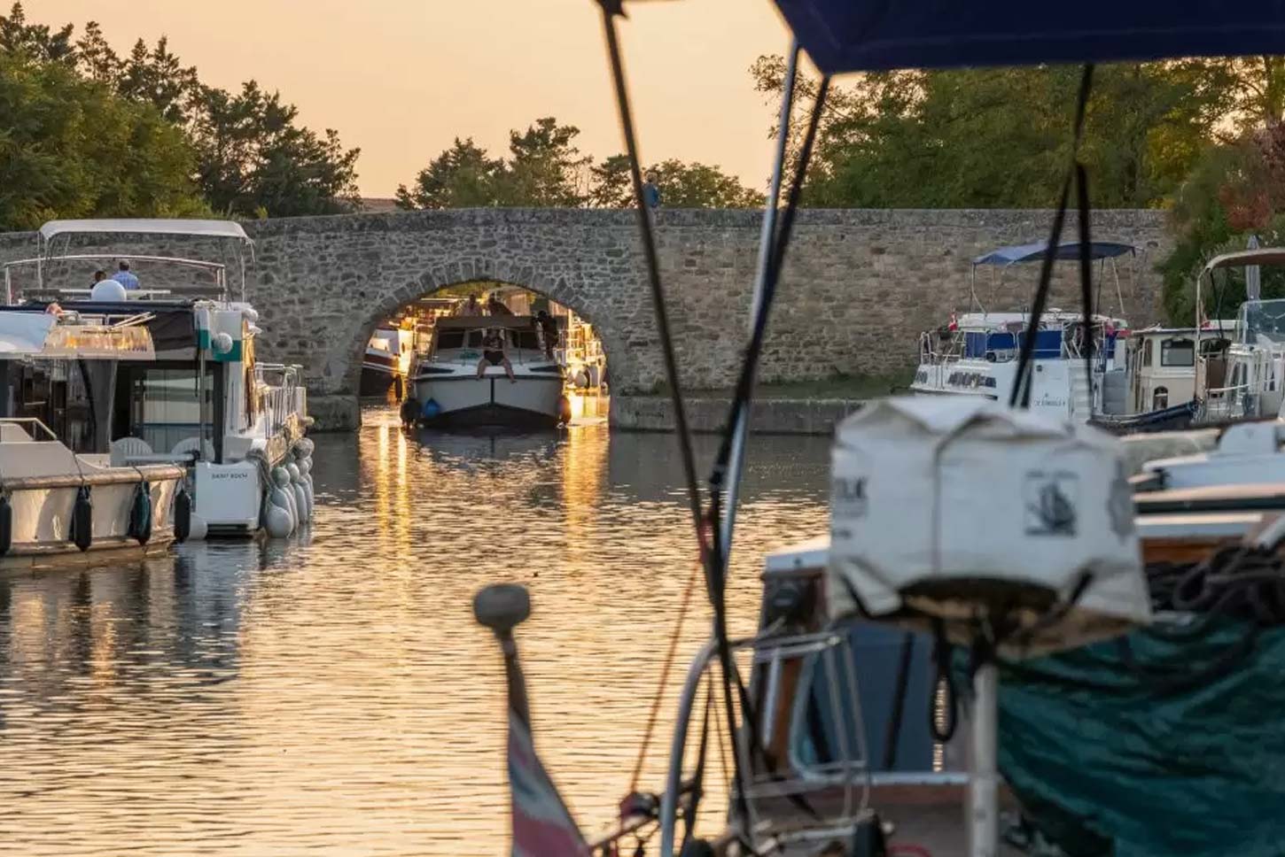 Dégustation de vin sur la canal du midi